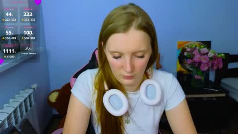 Snapshot of playful_mary chatting on 07-14-26, 02:05 Masha online show from 07-14-26, 02:05