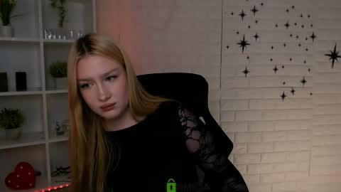 Sophie online show from 05-27-26, 07:33