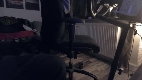 Hello ask me  . Im glad  to see you here in my room. Welcome PVT is open online show from 12-20-25, 07:43