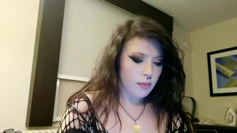 pleasantdinosaurus7537 online show from 05-13-26, 05:38