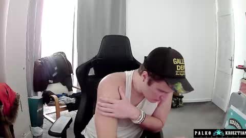 Snapshot of plkrisztian chatting on 02-12-26, 09:32 plkrisztian online show from 02-12-26, 09:32