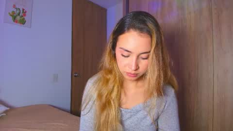 Snapshot of pollygrey_ chatting on 06-21-26, 04:26 Carolina online show from 06-21-26, 04:26