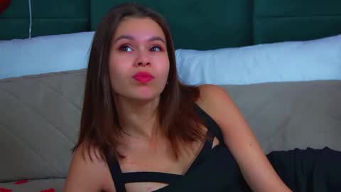 Polly online show from 02-12-26, 06:36