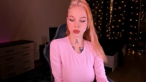 Megan.online  online show from 12-20-25, 02:57