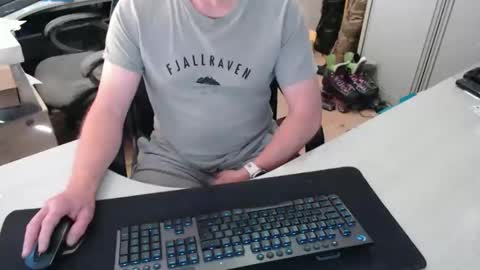 Dave online show from 04-07-26, 09:43