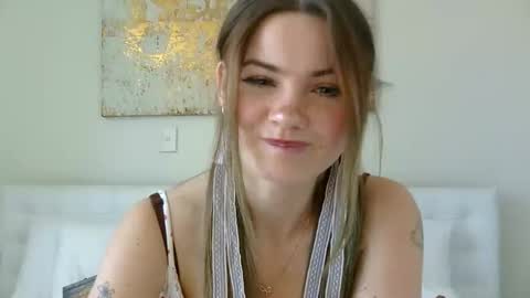 Snapshot of poppyjoyyy chatting on 03-23-26, 12:47 Poppy Joy online show from 03-23-26, 12:47