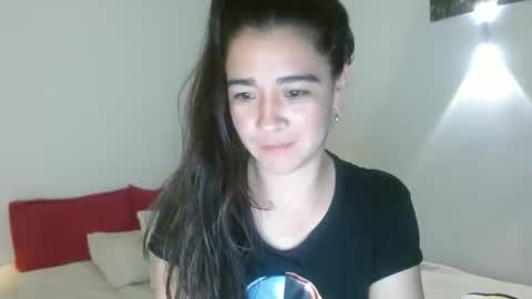 Snapshot of porcelainlux chatting on 06-10-26, 02:01 porcelainlux online show from 06-10-26, 02:01