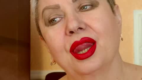 Snapshot of posh_lady chatting on 05-12-26, 06:49 LADY POSH online show from 05-12-26, 06:49