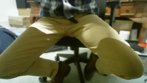 Snapshot of poundtownusa2016 chatting on 02-16-25, 05:04 ConchilDog online show from 02-16-25, 05:04