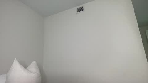 Selena online show from 04-26-26, 09:01