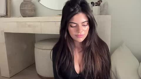 Selena online show from 07-22-26, 12:35