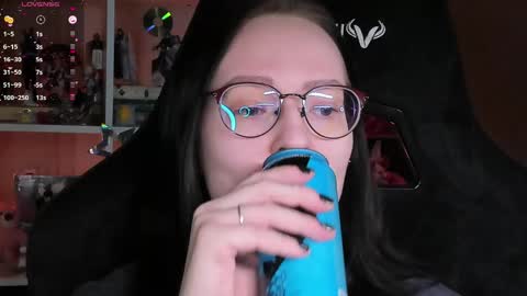 Robyn online show from 04-08-26, 09:42