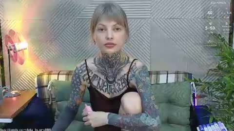 Snapshot of powerrr_ chatting on 06-27-26, 06:40 Lola online show from 06-27-26, 06:40