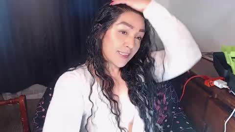 Snapshot of ppepittaaredd chatting on 05-18-26, 10:54 maryana online show from 05-18-26, 10:54