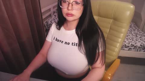 Lina online show from 02-17-25, 07:37