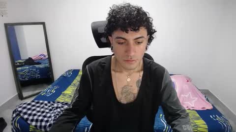 Plux online show from 11-17-25, 01:55