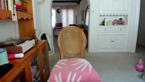 Pretend online show from 05-31-26, 06:09