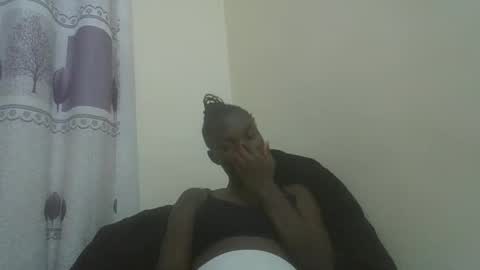 Snapshot of prettiest_doll chatting on 12-18-25, 07:42 prettiest_doll online show from 12-18-25, 07:42