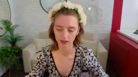 Lady vikki  online show from 06-12-26, 10:36