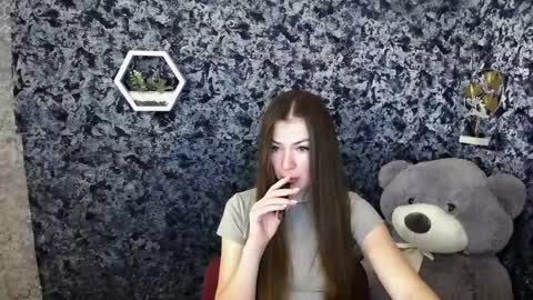 Snapshot of pretty_angell_ chatting on 03-27-26, 10:15 anna online show from 03-27-26, 10:15