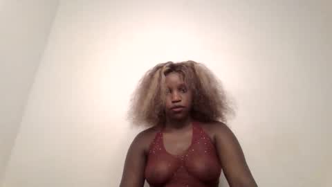 Snapshot of pretty_curvy99 chatting on 05-27-26, 08:11 pretty_curvy99 online show from 05-27-26, 08:11