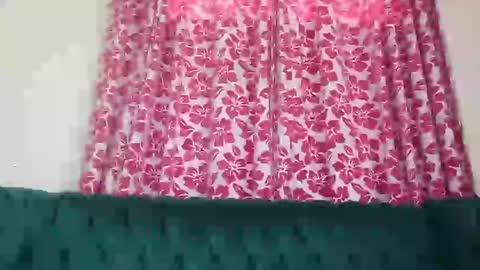 Snapshot of pretty_freaky chatting on 12-19-24, 10:56 Maya online show from 12-19-24, 10:56