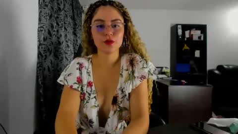 Snapshot of pretty_latina2 chatting on 01-26-25, 06:59 pretty_latina2 online show from 01-26-25, 06:59