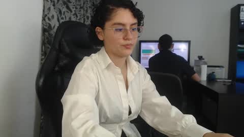 Snapshot of pretty_latina2 chatting on 02-19-25, 05:05 pretty_latina2 online show from 02-19-25, 05:05