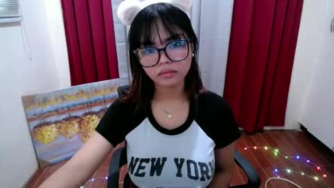 Snapshot of pretty_little_baby18 chatting on 06-20-26, 05:10 Venus online show from 06-20-26, 05:10