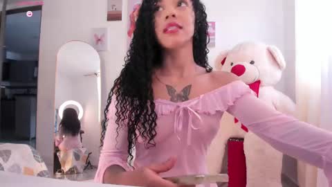 Snapshot of pretty_pettite chatting on 05-17-26, 03:30 pretty_pettite online show from 05-17-26, 03:30