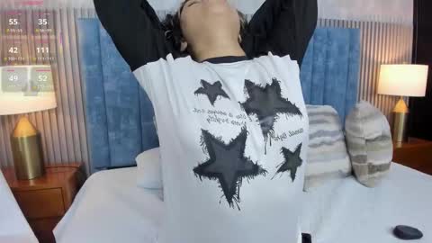 Daisy Flower online show from 03-19-26, 01:31