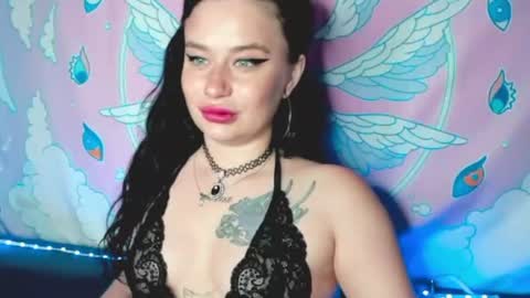 Snapshot of prettyaliceee chatting on 07-19-26, 04:05 Alice online show from 07-19-26, 04:05