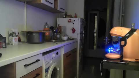 Alma online show from 12-24-24, 10:06