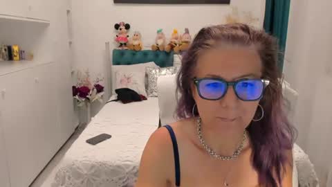 Snapshot of prettyblackeyes chatting on 06-18-26, 05:51 wilma online show from 06-18-26, 05:51