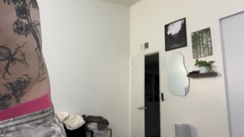 pretty boy online show from 05-25-26, 03:45