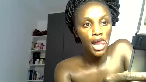 Snapshot of prettygee21 chatting on 04-22-26, 09:01 Pretty darkskin doll online show from 04-22-26, 09:01
