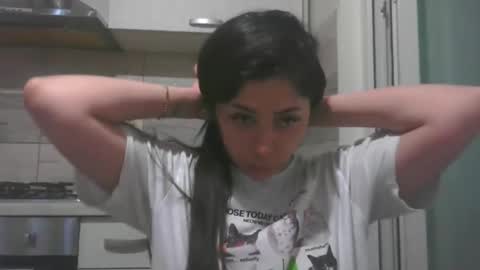 Snapshot of prettyjulliette chatting on 05-09-26, 12:21 prettyjulliette online show from 05-09-26, 12:21