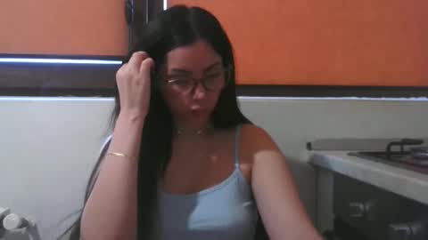 Snapshot of prettyjulliette chatting on 05-14-26, 02:35 prettyjulliette online show from 05-14-26, 02:35