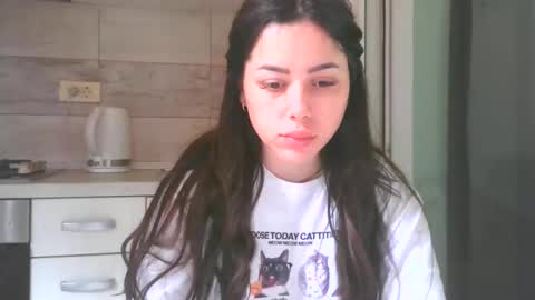 Snapshot of prettyjulliette chatting on 05-17-26, 01:07 prettyjulliette online show from 05-17-26, 01:07