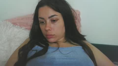 Snapshot of prettyjulliette chatting on 05-18-26, 01:13 prettyjulliette online show from 05-18-26, 01:13