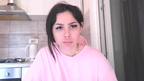 Snapshot of prettyjulliette chatting on 05-20-26, 10:32 prettyjulliette online show from 05-20-26, 10:32