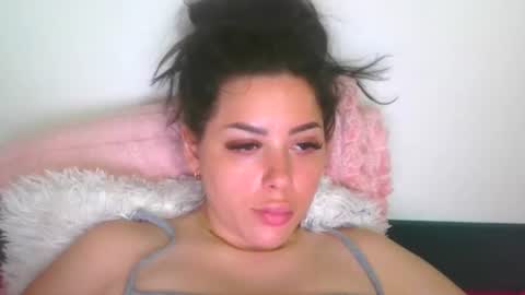 Snapshot of prettyjulliette chatting on 06-22-26, 01:41 prettyjulliette online show from 06-22-26, 01:41