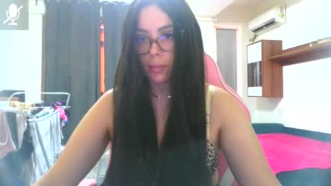 Snapshot of prettyjulliette chatting on 06-23-26, 02:26 prettyjulliette online show from 06-23-26, 02:26