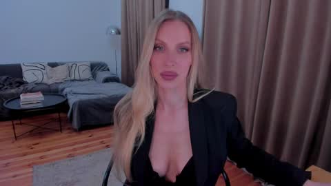 Eva online show from 05-15-26, 11:56