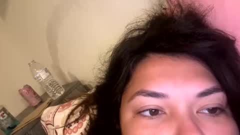 Snapshot of prettylatinamomma01 chatting on 04-26-26, 05:10 prettylatinamomma01 online show from 04-26-26, 05:10