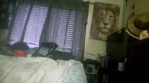 Snapshot of prettylips3 chatting on 01-22-25, 03:18 Mona Red online show from 01-22-25, 03:18