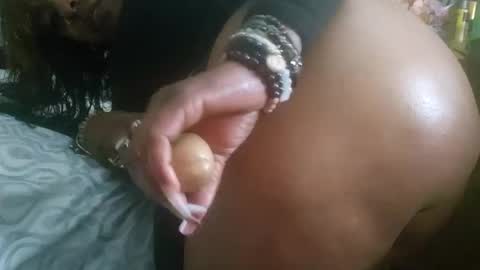 Snapshot of prettylips3 chatting on 03-12-25, 12:36 Mona Red online show from 03-12-25, 12:36