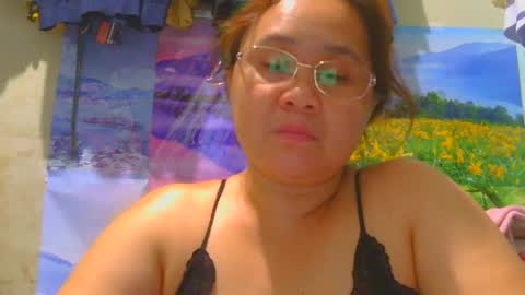 Snapshot of prettynhing chatting on 06-18-26, 02:21 Nhing online show from 06-18-26, 02:21