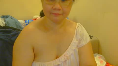 Snapshot of prettynhing chatting on 06-28-26, 02:06 Nhing online show from 06-28-26, 02:06