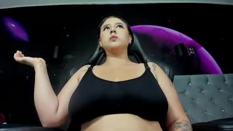 Laura  Onlyfans   40OFF online show from 04-15-26, 10:54